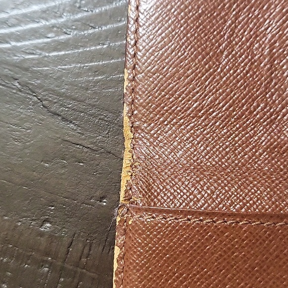 Louis vuitton 6-key holder - Picture 11 of 15